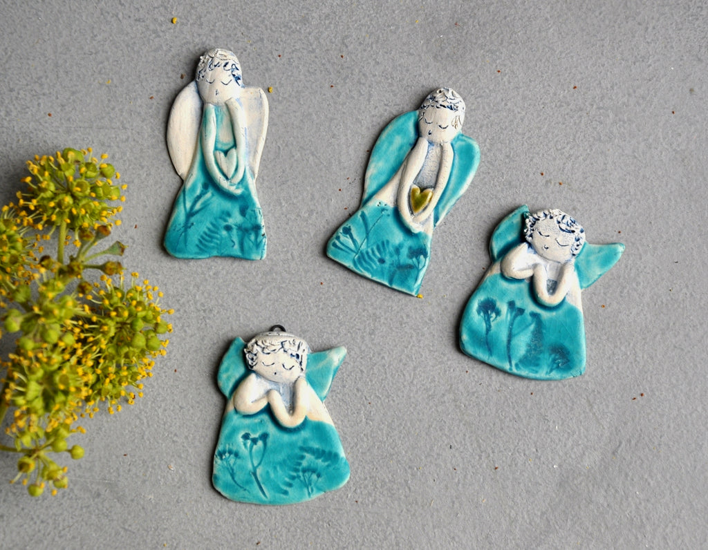 Betender Keramikengel mit Naturmotiv – Größe S