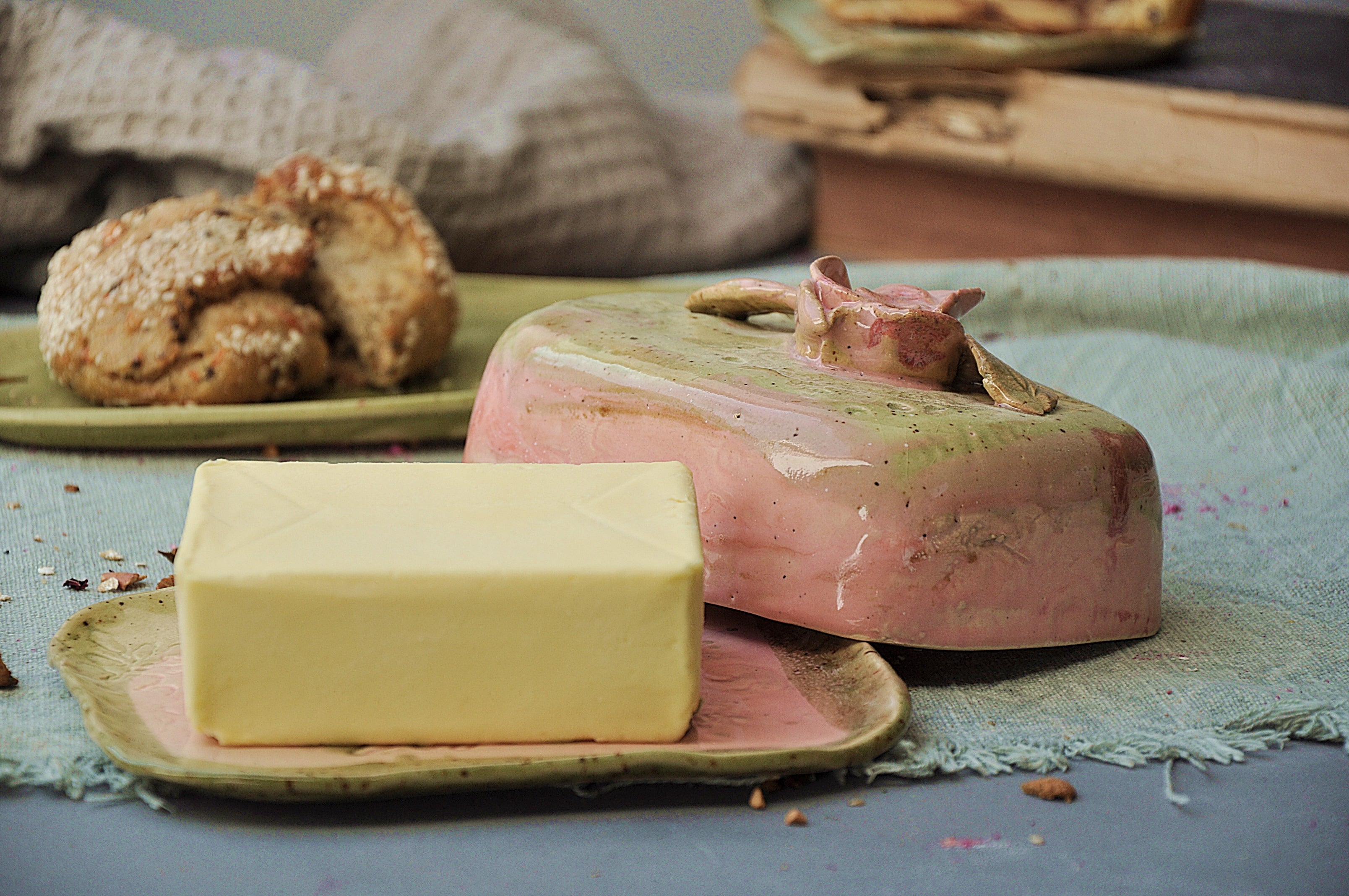 Butterdose mit Rose